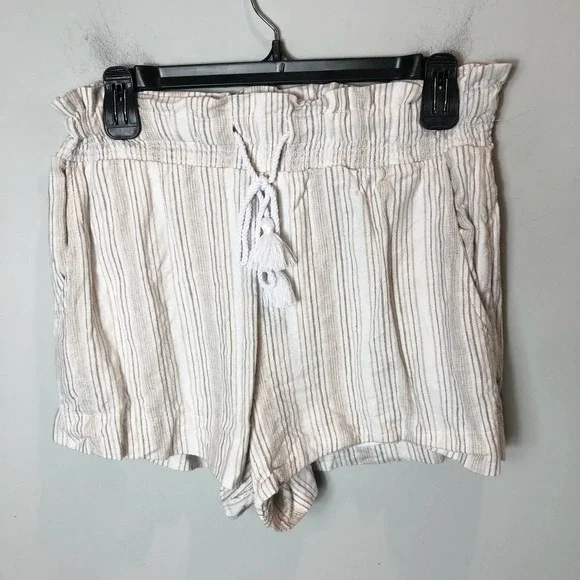 Abercrombie and Fitch White Striped Shorts - Picture 1 of 4